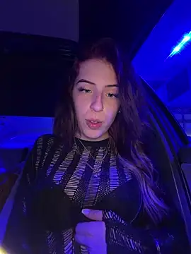 lisapeperoni online show from May 24, 2:21 am