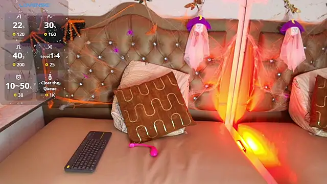 Zoe-Johnson  online show from October 22, 9:53 pm