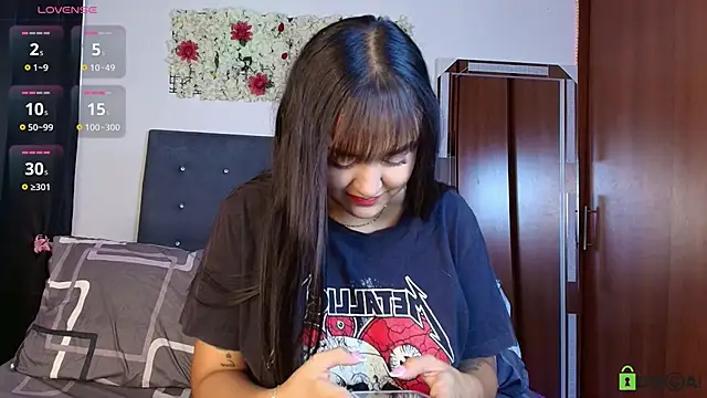 madisonwalkeeer online show from October 12, 1:02 pm