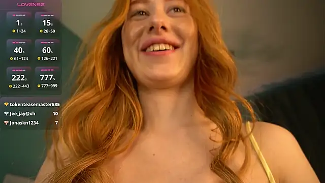 Lisafoxy  online show from April 29, 2:37 am