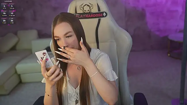 Ella 054 online show from May 26, 6:18 pm