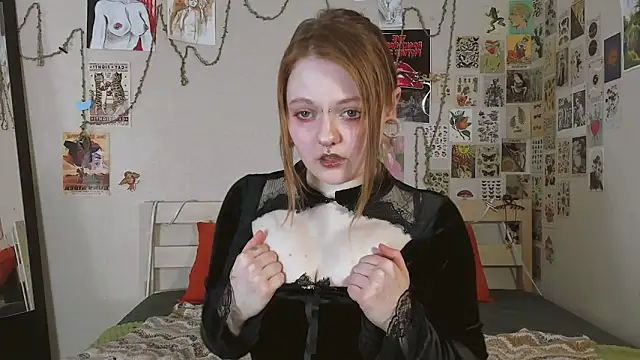 WonderConnie1 online show from May 30, 3:04 am