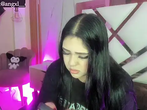 im bunny   online show from May 8, 12:08 pm