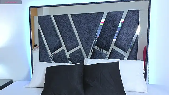 ReginaRosetti online show from December 19, 6:00 pm