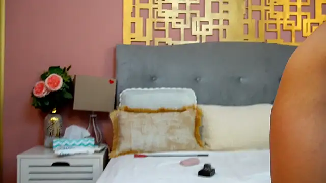 LaylaaDiamond online show from October 18, 3:53 am