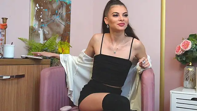 LaylaaDiamond online show from November 12, 4:32 am