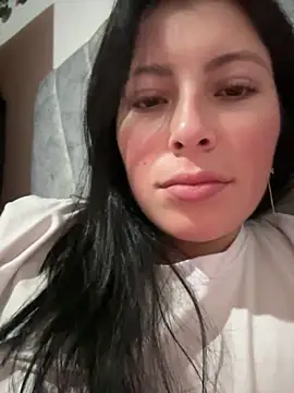 Mia salinass online show from May 9, 11:29 pm