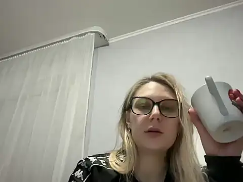 NikexPretty online show from December 18, 7:40 pm