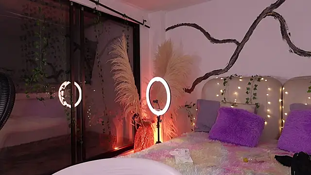 SarahCastro1  online show from December 15, 5:12 am