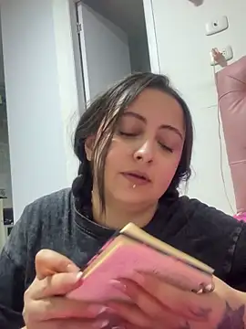 SarahCastro1  online show from May 21, 8:23 am