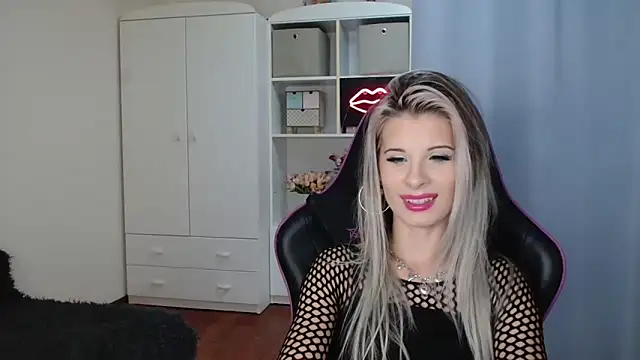 KristineGlow online show from October 20, 9:12 am