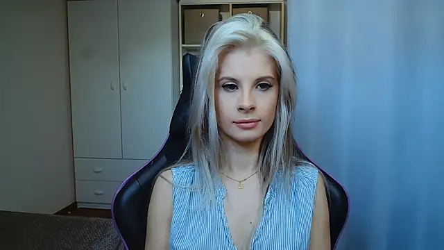 KristineGlow online show from May 22, 6:44 am