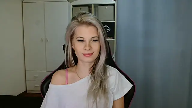 KristineGlow online show from March 26, 7:21 am