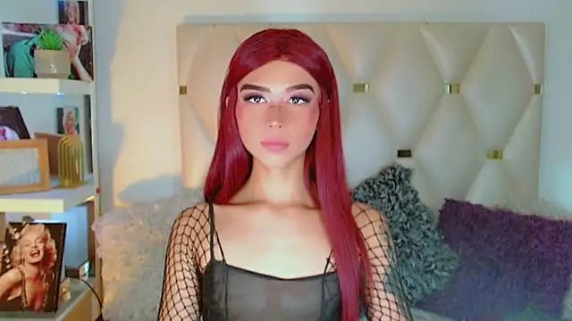Daphnne Foxx online show from October 7, 9:19 pm