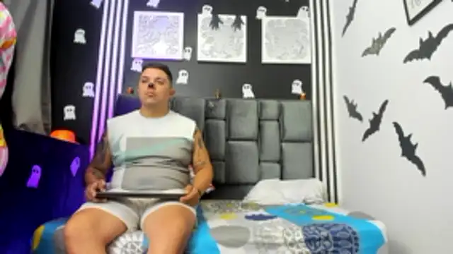 Hornycouple Hot online show from October 15, 12:52 pm