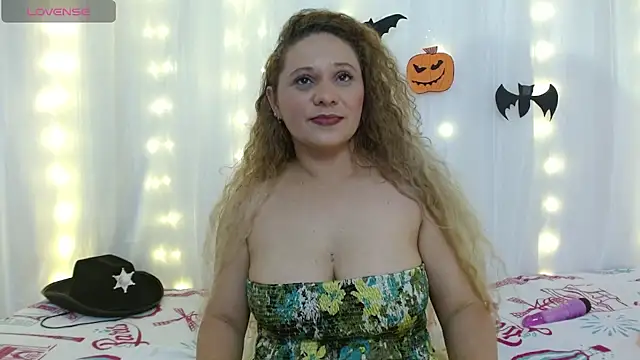 NoraParkeer online show from November 1, 8:46 pm