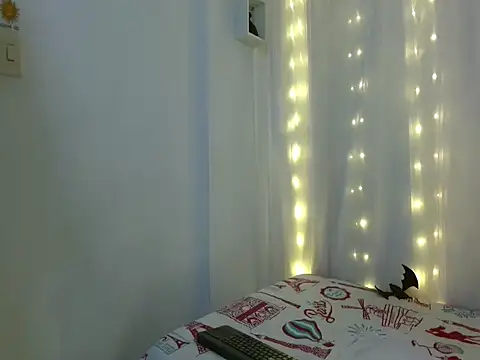 NoraParkeer online show from October 28, 7:08 pm