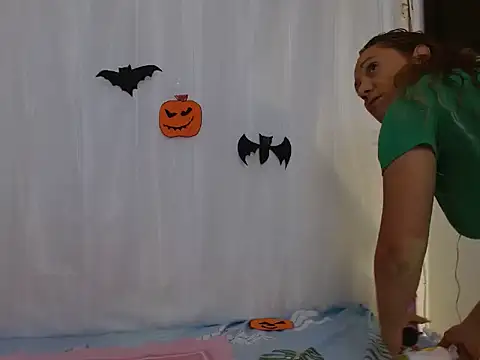 NoraParkeer online show from October 11, 7:16 pm