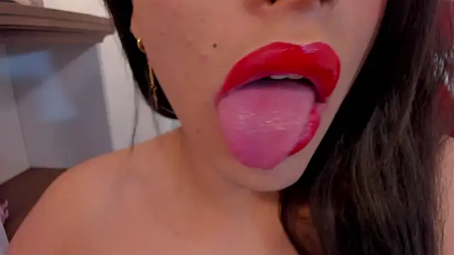 sweet Elizabeth online show from March 10, 1:15 pm