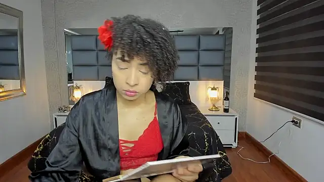 Lucia jane online show from November 24, 7:38 pm