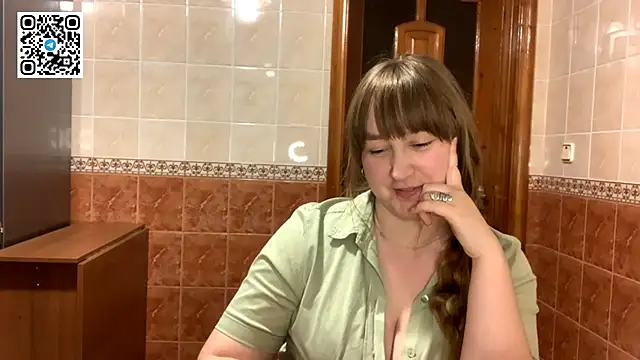 MaroonMoon  online show from November 4, 8:25 pm