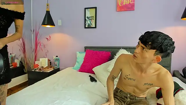 DodoyandCriss online show from September 26, 4:26 pm