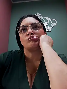 tiffany Johnson1 online show from November 20, 4:30 pm