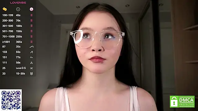 DelphaDivenere online show from October 29, 5:37 pm