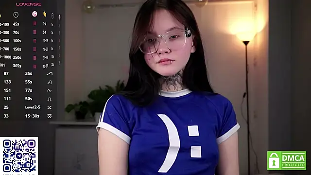 DelphaDivenere online show from November 15, 8:21 pm