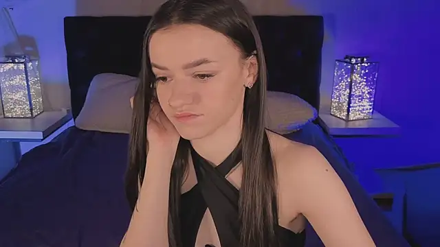 E l i z e  online show from March 10, 5:22 am