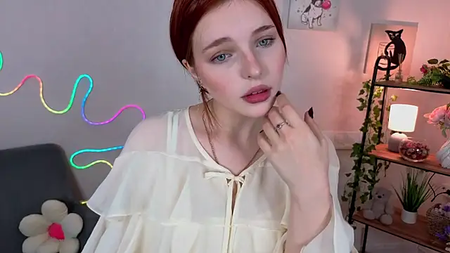 AnnieKim  online show from November 2, 2:20 pm