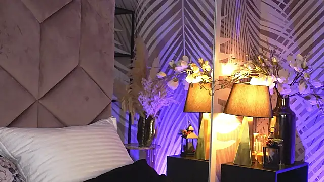 EvaRhea online show from February 13, 4:03 am