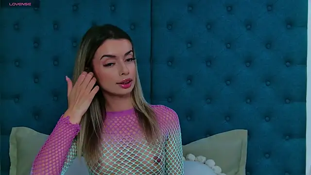 LollyShine online show from December 5, 7:48 pm