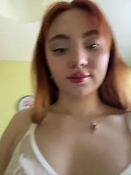 LunaMillie online show from May 11, 12:18 pm
