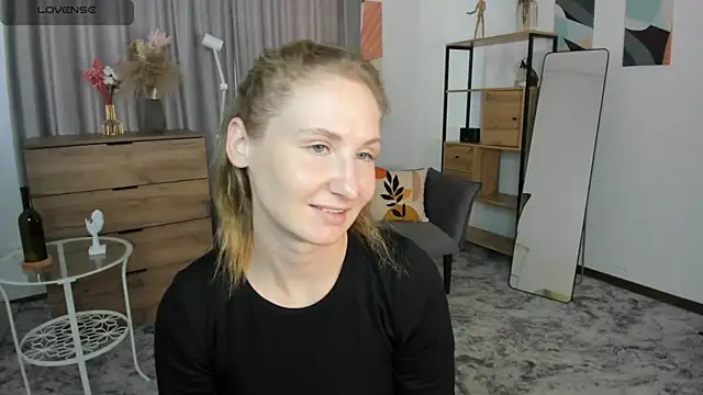 LoganHoague online show from September 22, 8:13 am