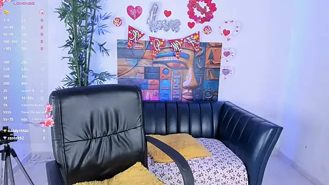 samanee konn online show from May 13, 7:52 pm