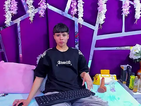 Bruno Cruzz online show from November 19, 2:00 am