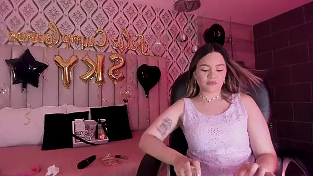 Sky Junne online show from February 28, 6:40 pm