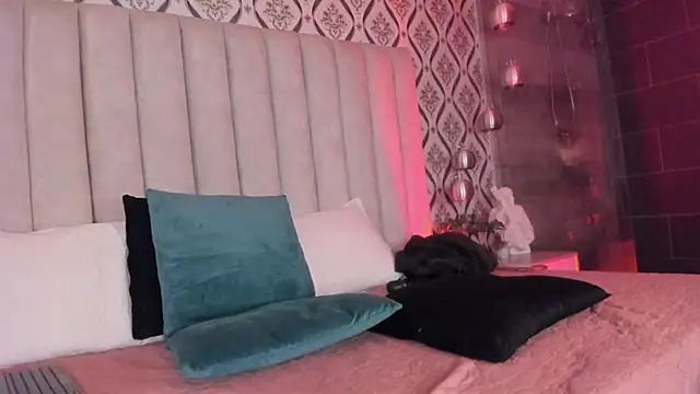 Sky Junne online show from March 1, 6:51 pm