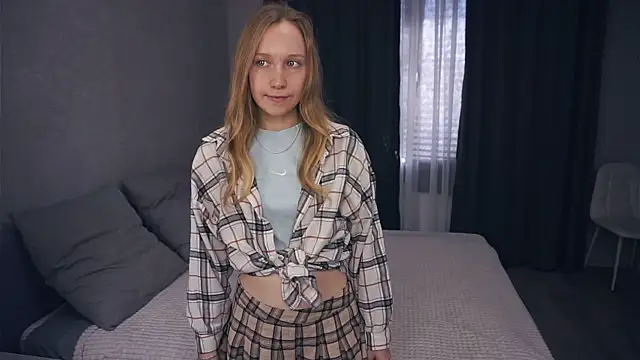 EarnestineGyllenband online show from October 31, 6:39 am