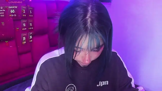 sophiievv online show from April 24, 8:11 pm