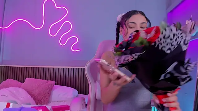SammyRose  online show from June 25, 7:37 pm
