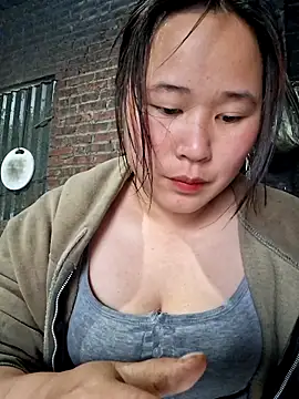ALIENHR38 online show from May 2, 2:59 am