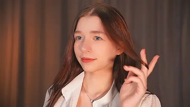 RoxieBolich online show from October 6, 2:01 pm