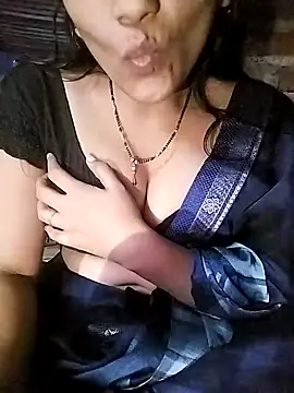 Hottestgirll online show from November 9, 7:10 pm