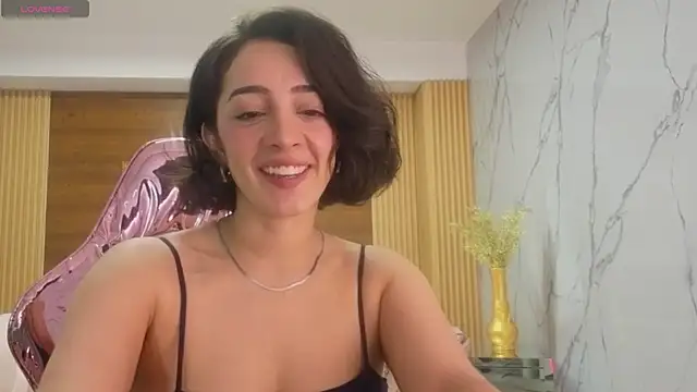 sara lopez s online show from May 19, 2:13 pm