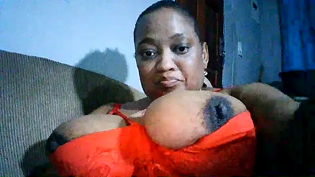 Yellobonepussy online show from October 21, 7:51 pm