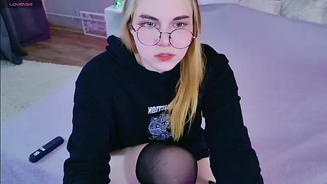 Evie Vall online show from November 3, 3:16 pm