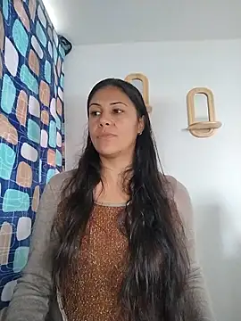 KittyHoleshot87 online show from February 18, 2:27 pm