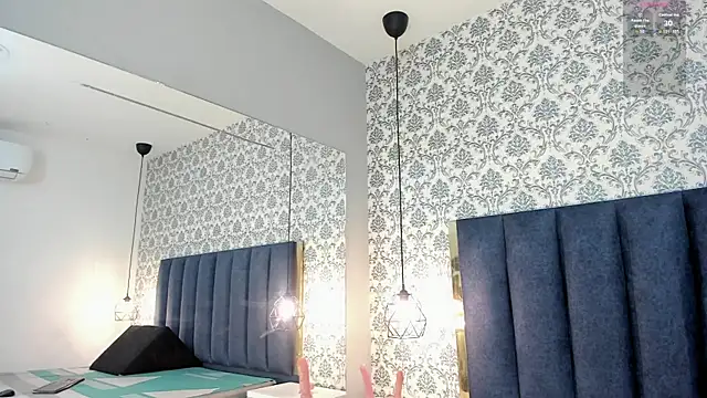 keisha collins online show from November 1, 7:40 pm